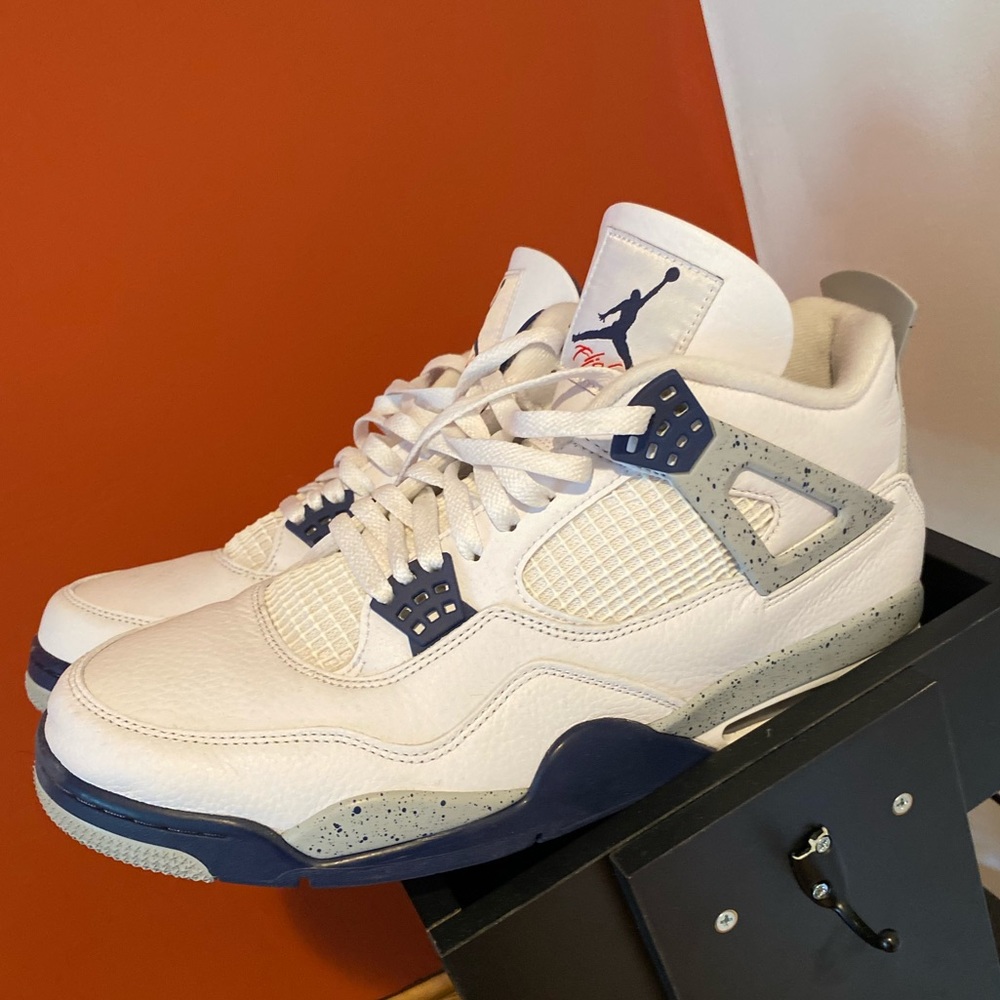Air Jordan 4